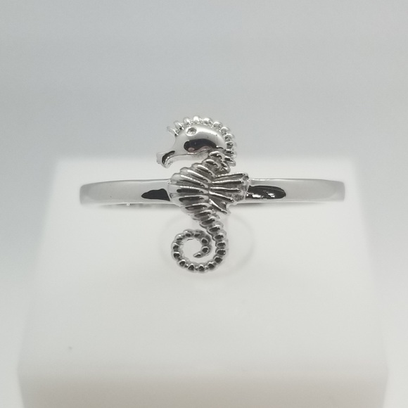 Seahorse Ring - Picture 3 of 8